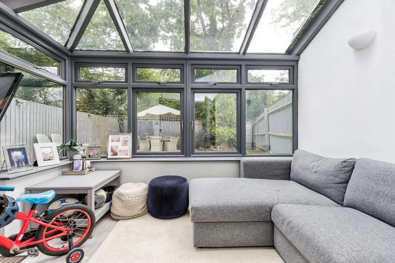 Delrogue Road, Crawley, RH11, photo 6