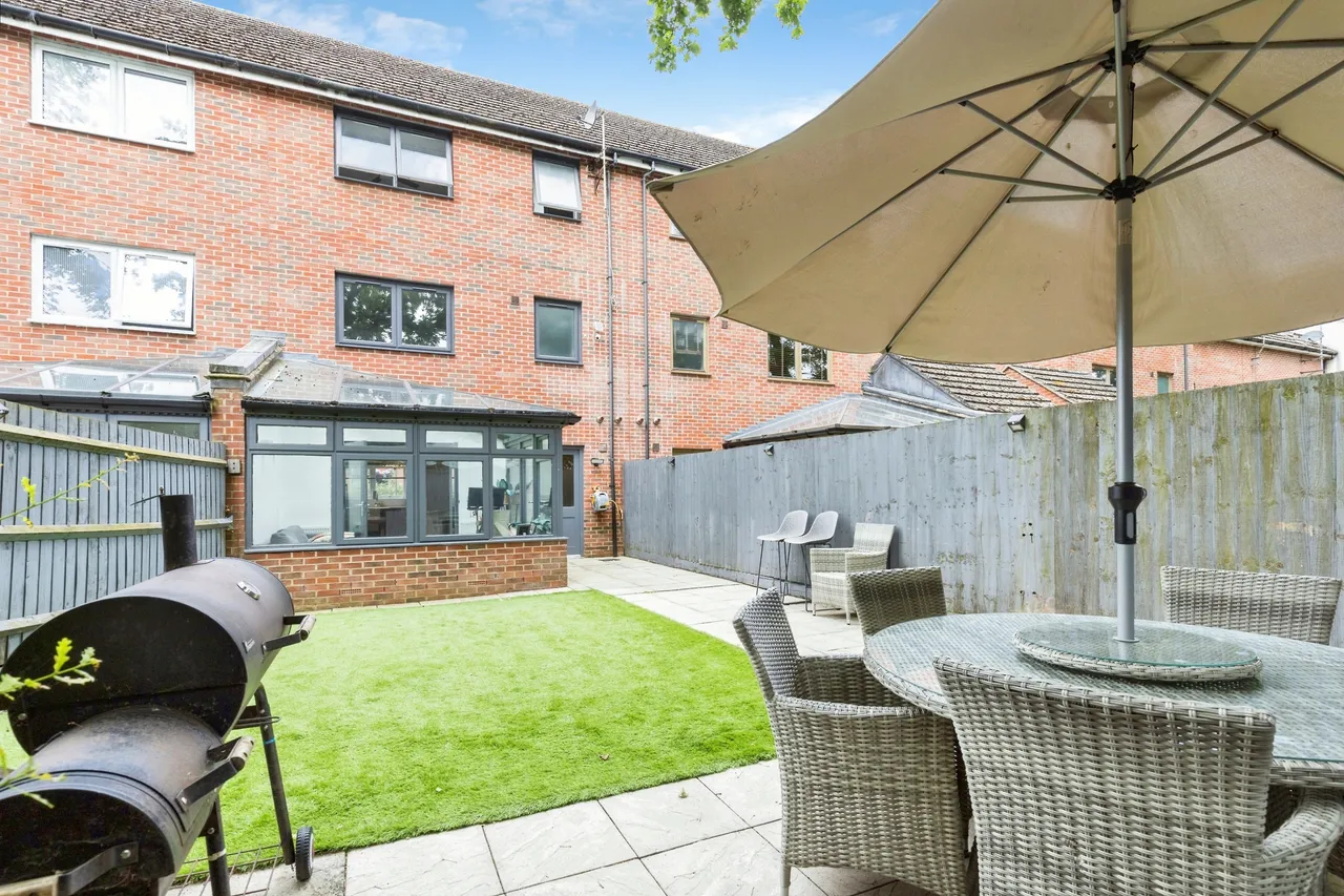 Delrogue Road, Crawley, RH11, photo 18