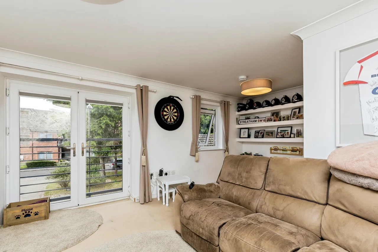 Delrogue Road, Crawley, RH11, photo 4