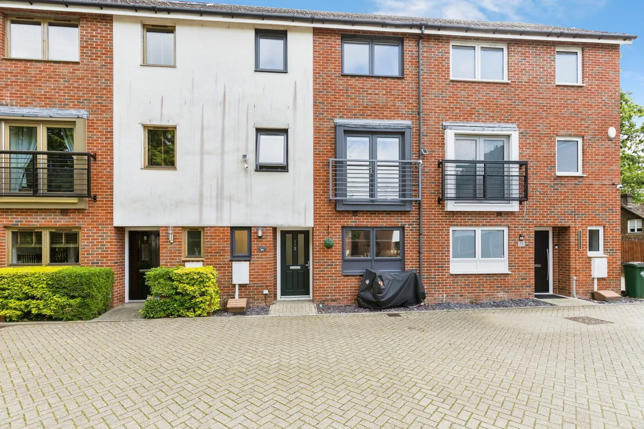 Delrogue Road, Crawley, RH11, photo 7