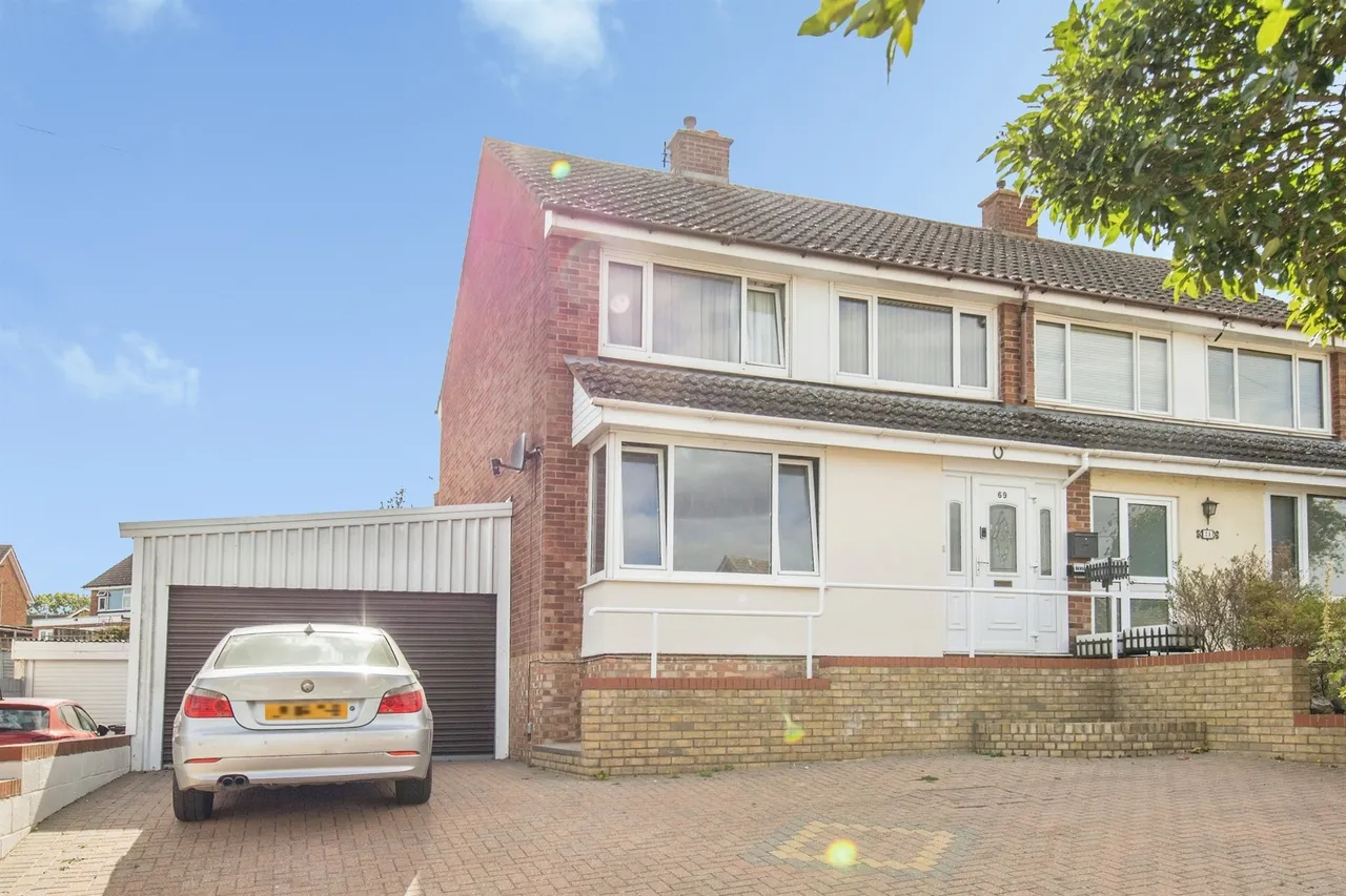 3 bed house for sale — Radcliffe Drive, Ipswich