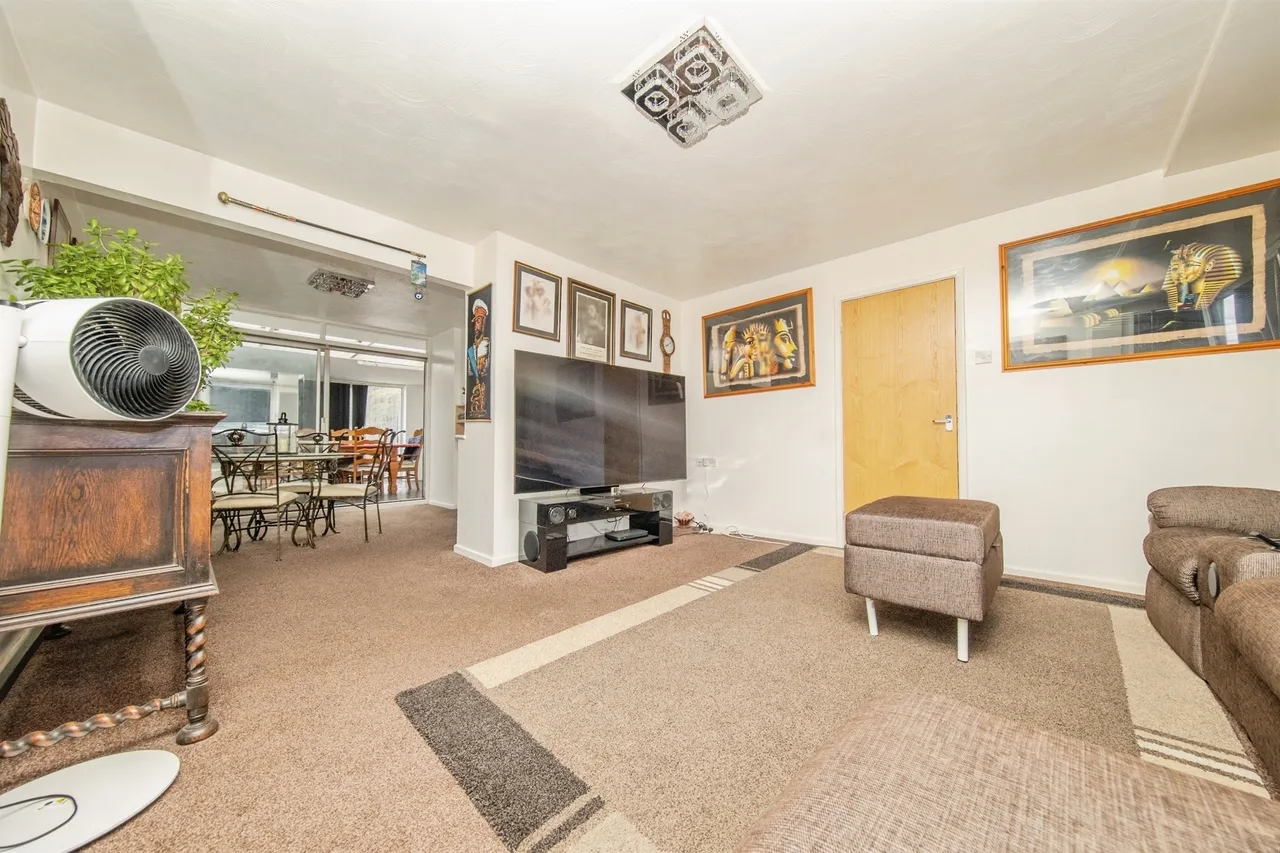 Radcliffe Drive, Ipswich, photo 3