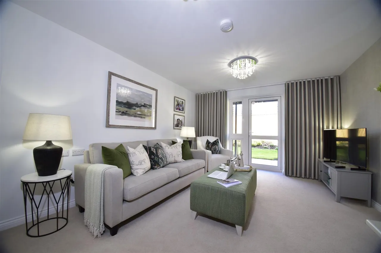 Robert Peel Close, Newport Pagnell, MK16, photo 4