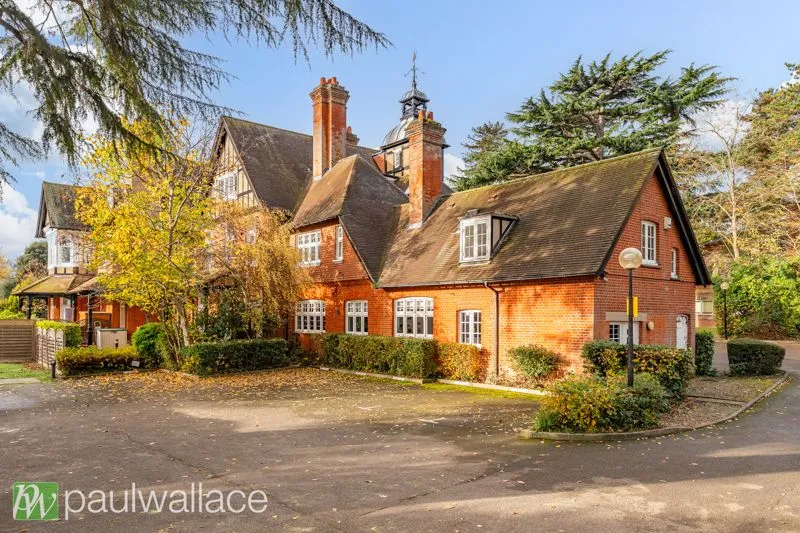 2 bed flat for sale, St. Cross Chambers, Hoddesdon, EN11