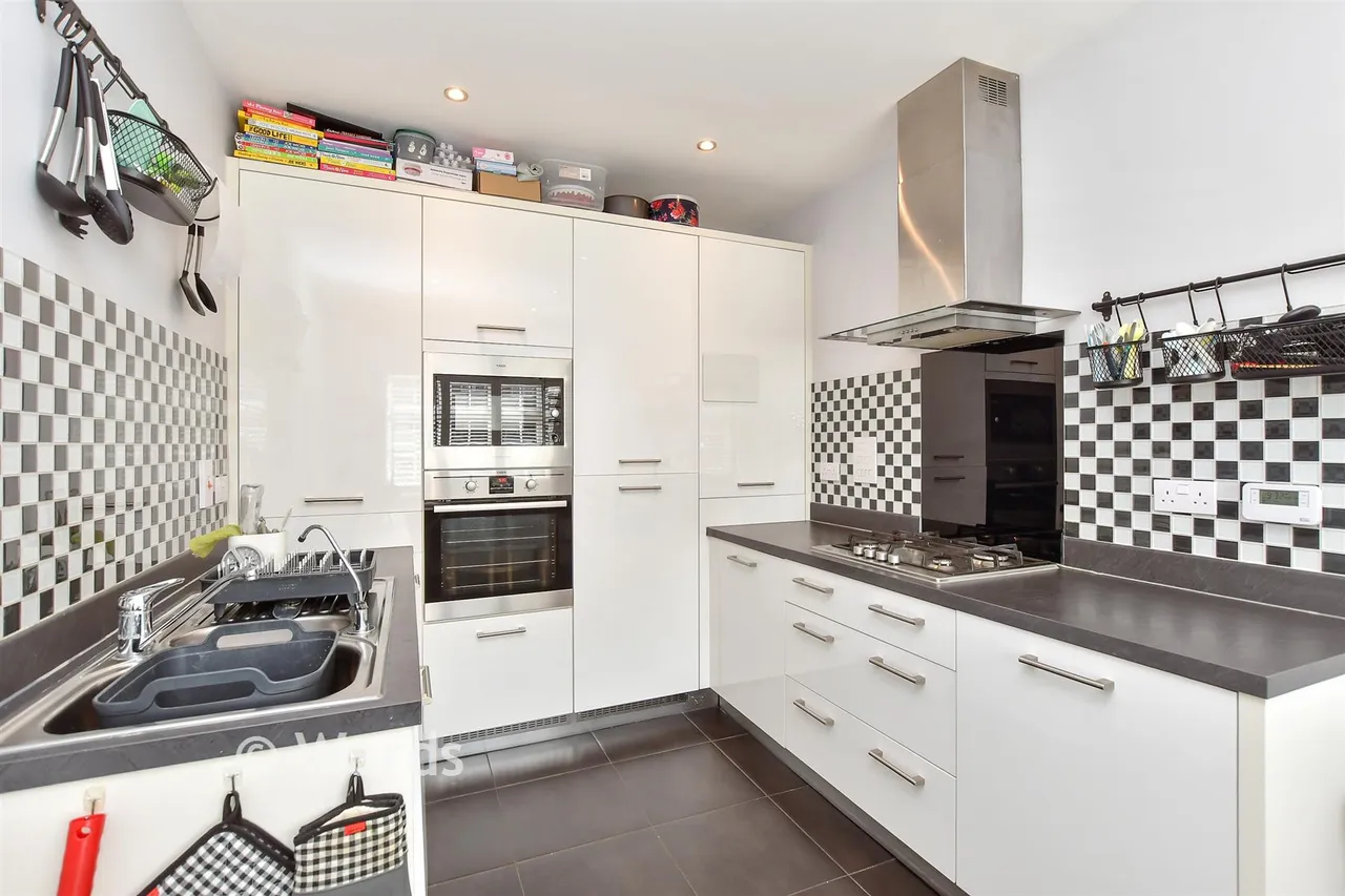 Papyrus Drive, Sittingbourne, ME10, photo 2