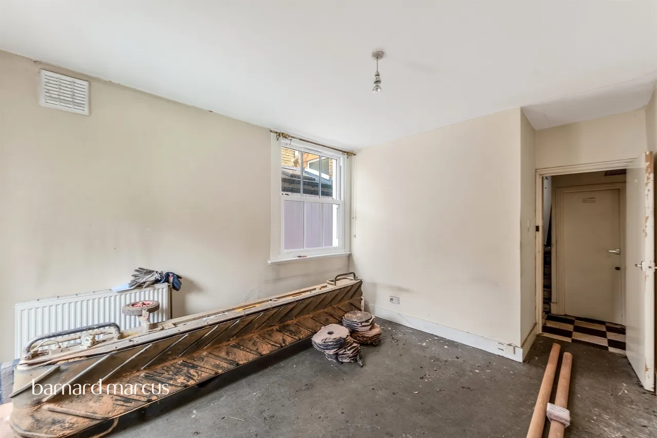 Kathleen Road, London, photo 10
