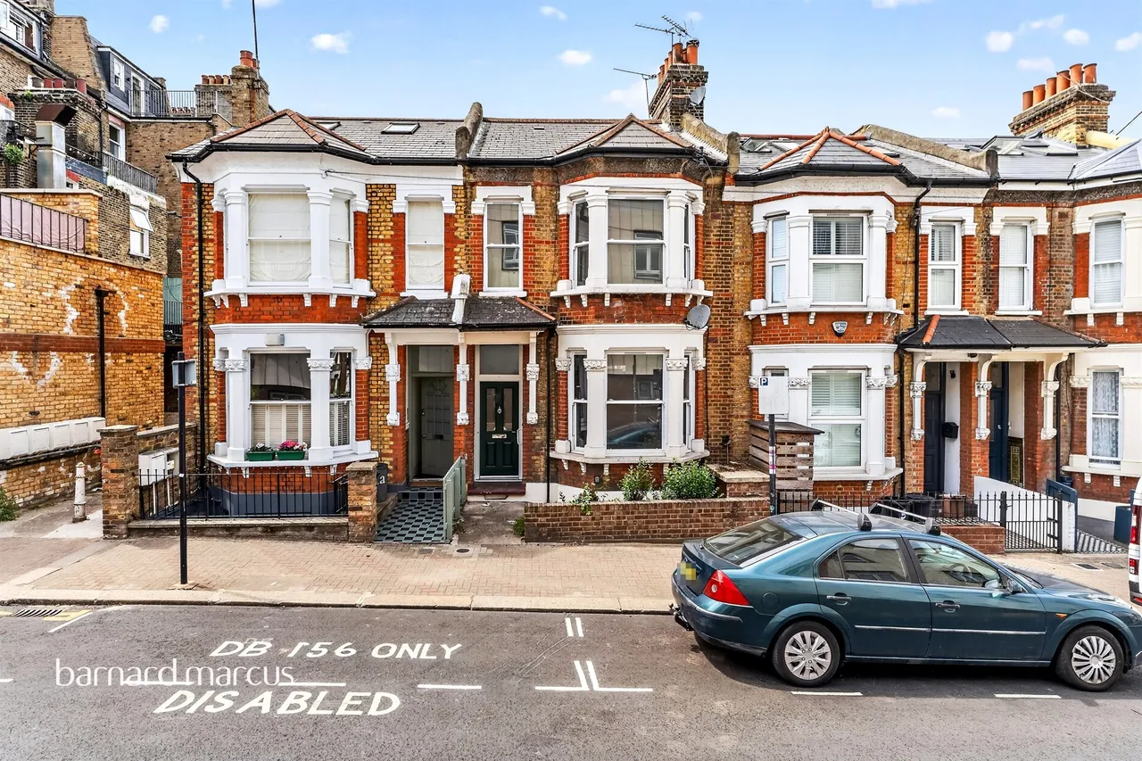 Kathleen Road, London, photo 2