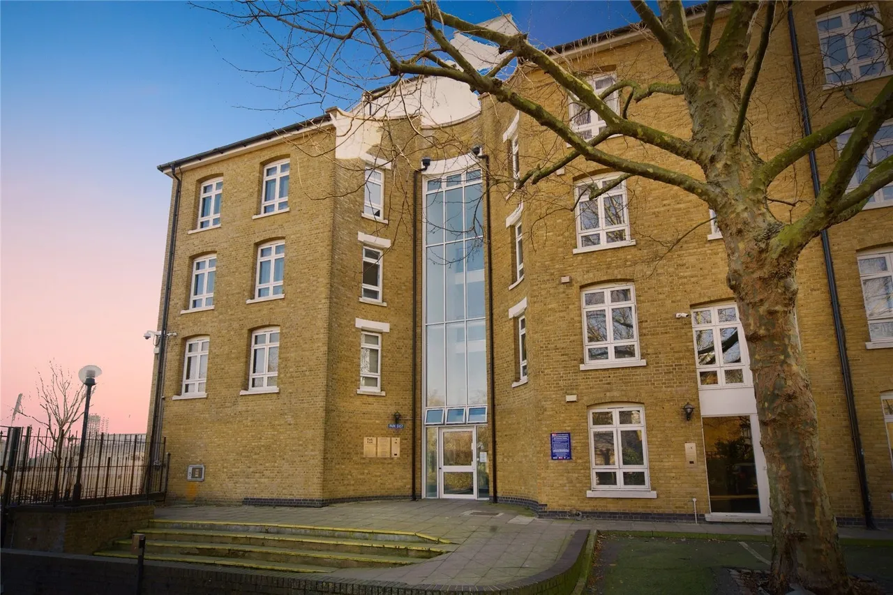 1 bed flat for sale — Fairfield Road, London, E3