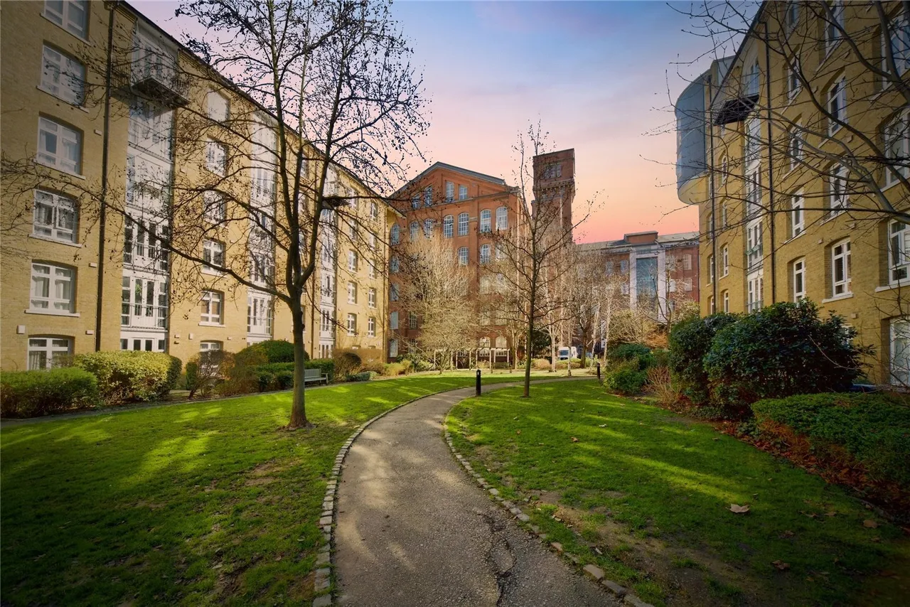 Fairfield Road, London, E3, photo 13