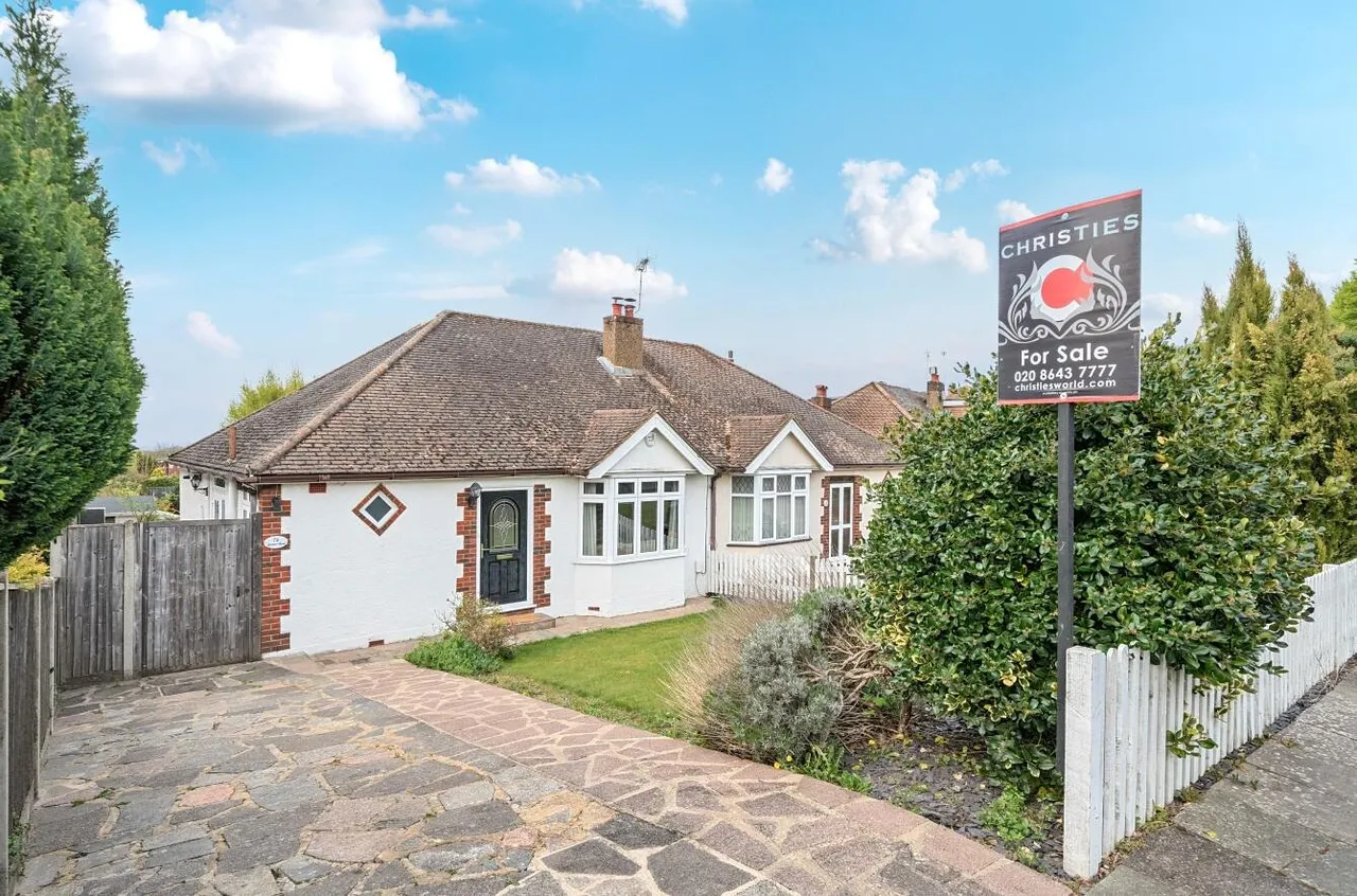 2 bed house for sale, Lambert Road, Banstead, SM7