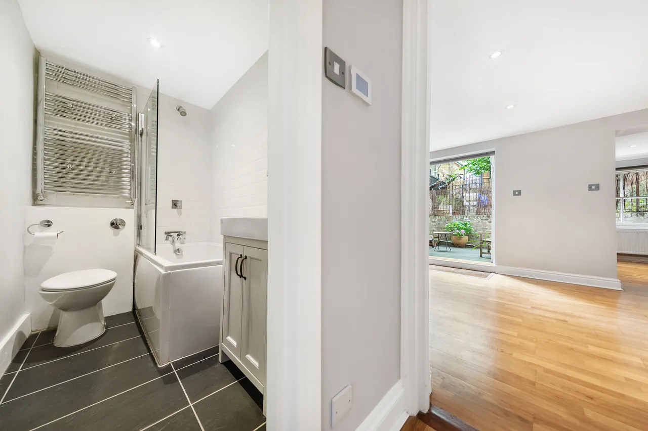 4a Cornwall Crescent, London, photo 5