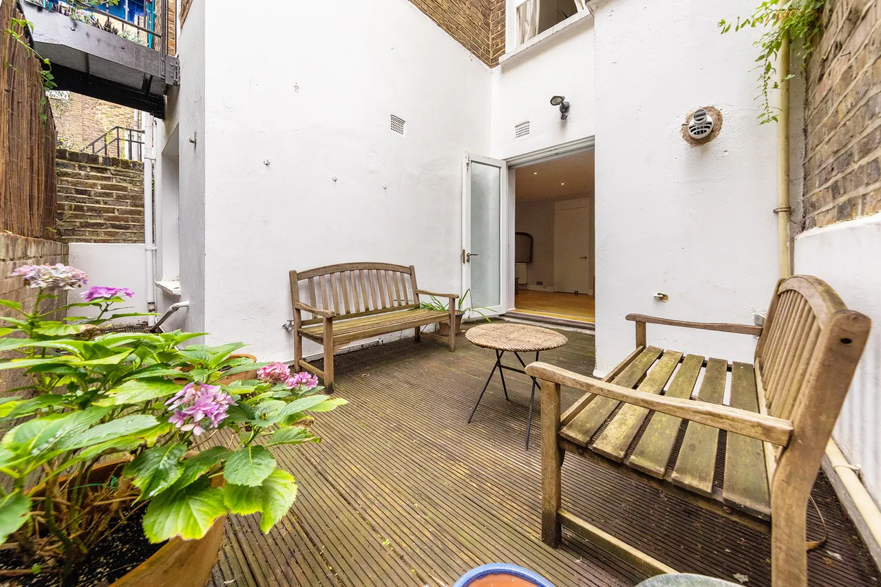 4a Cornwall Crescent, London, photo 4