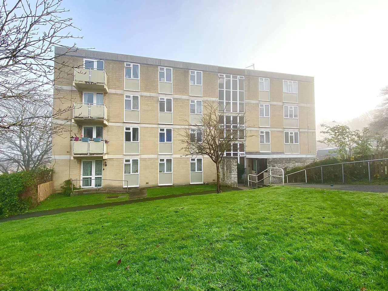 2 bed flat to rent — Moorfields Road, BATH
