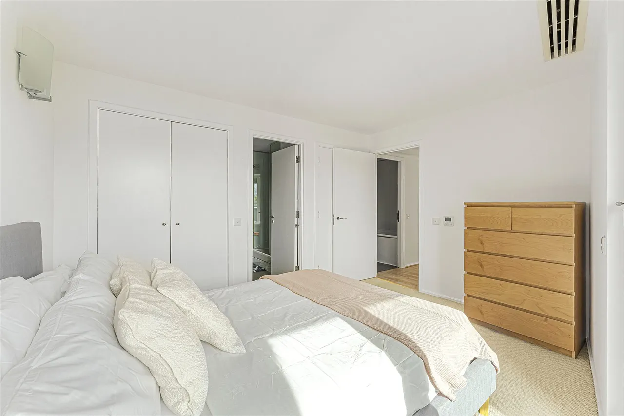 Westminster Bridge Road, London, SE1, photo 14