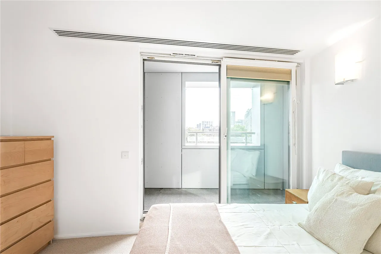 Westminster Bridge Road, London, SE1, photo 11