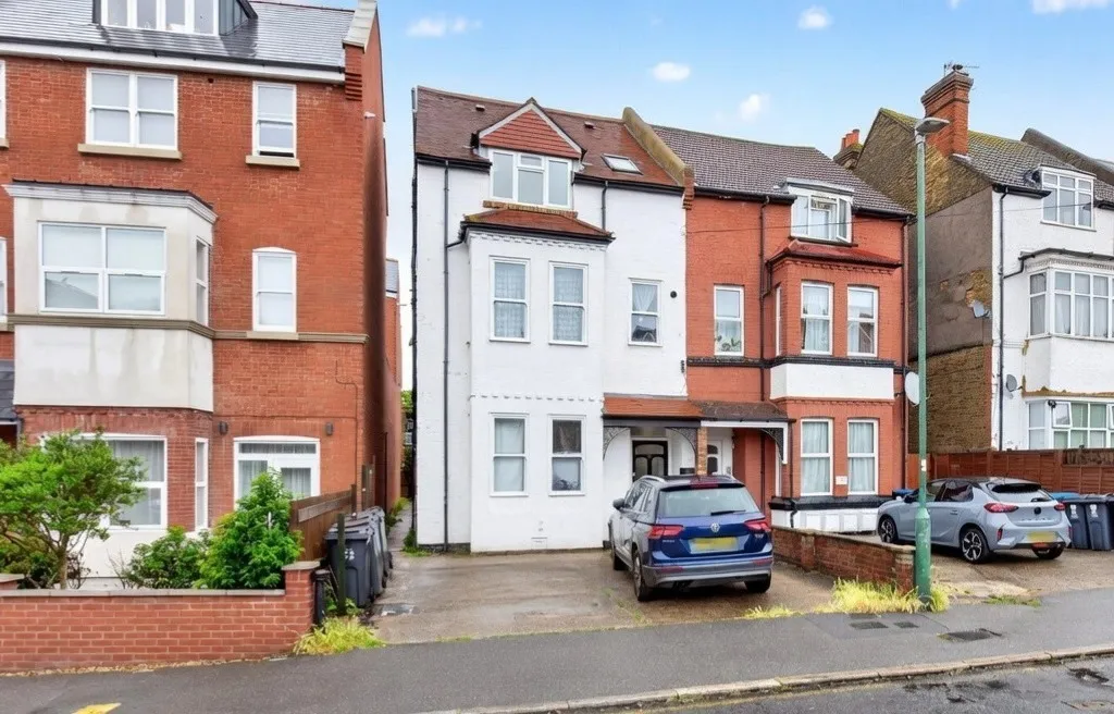 1 bed flat for sale — Manorgate Road, Kingston Upon Thames