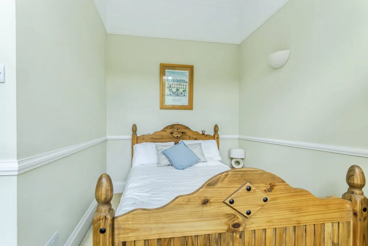 Brigade Place, Caterham, Surrey, CR3, photo 8