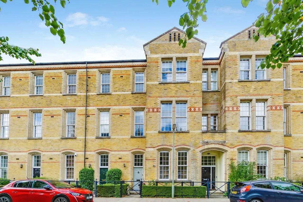 3 bed house for sale — Brigade Place, Caterham, Surrey, CR3