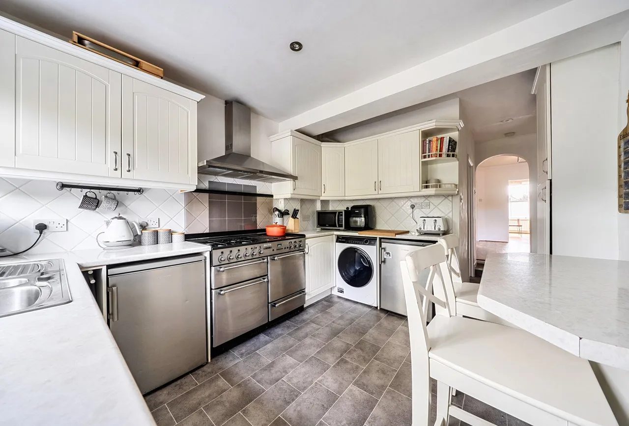 Lumley Road, Horley, RH6 7JL, photo 8