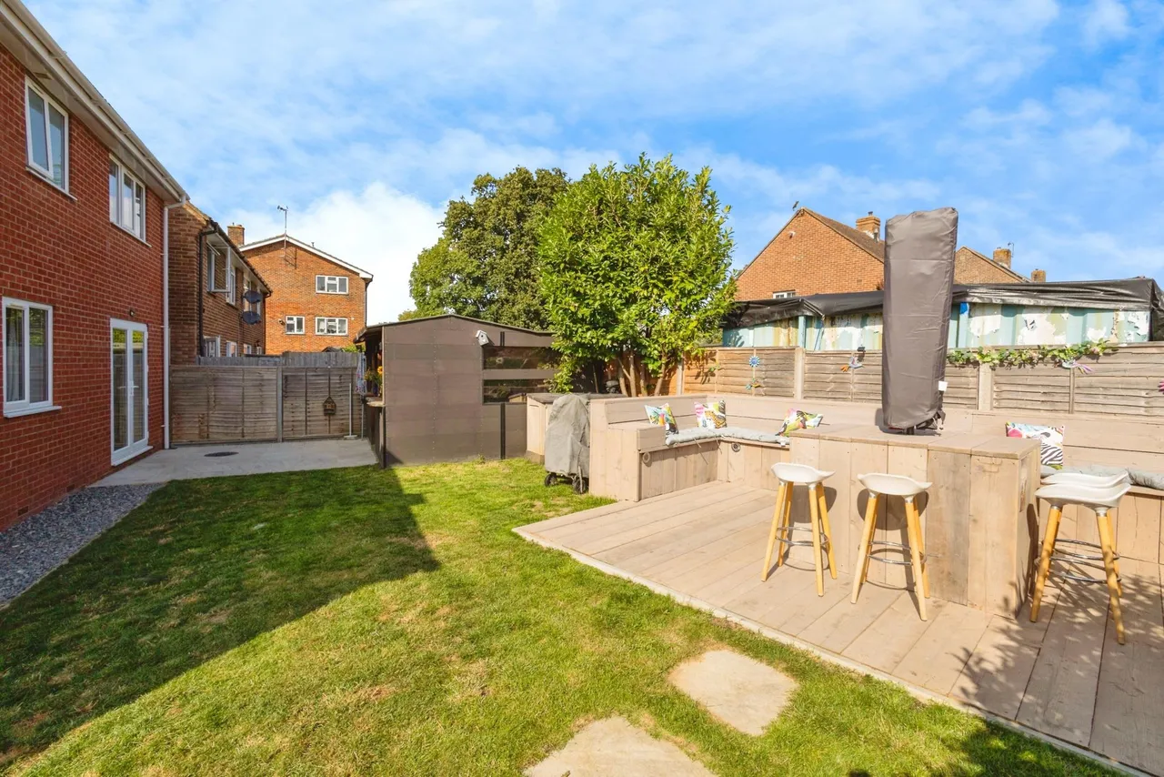 Restawyle Avenue, Hayling Island, PO11, photo 5