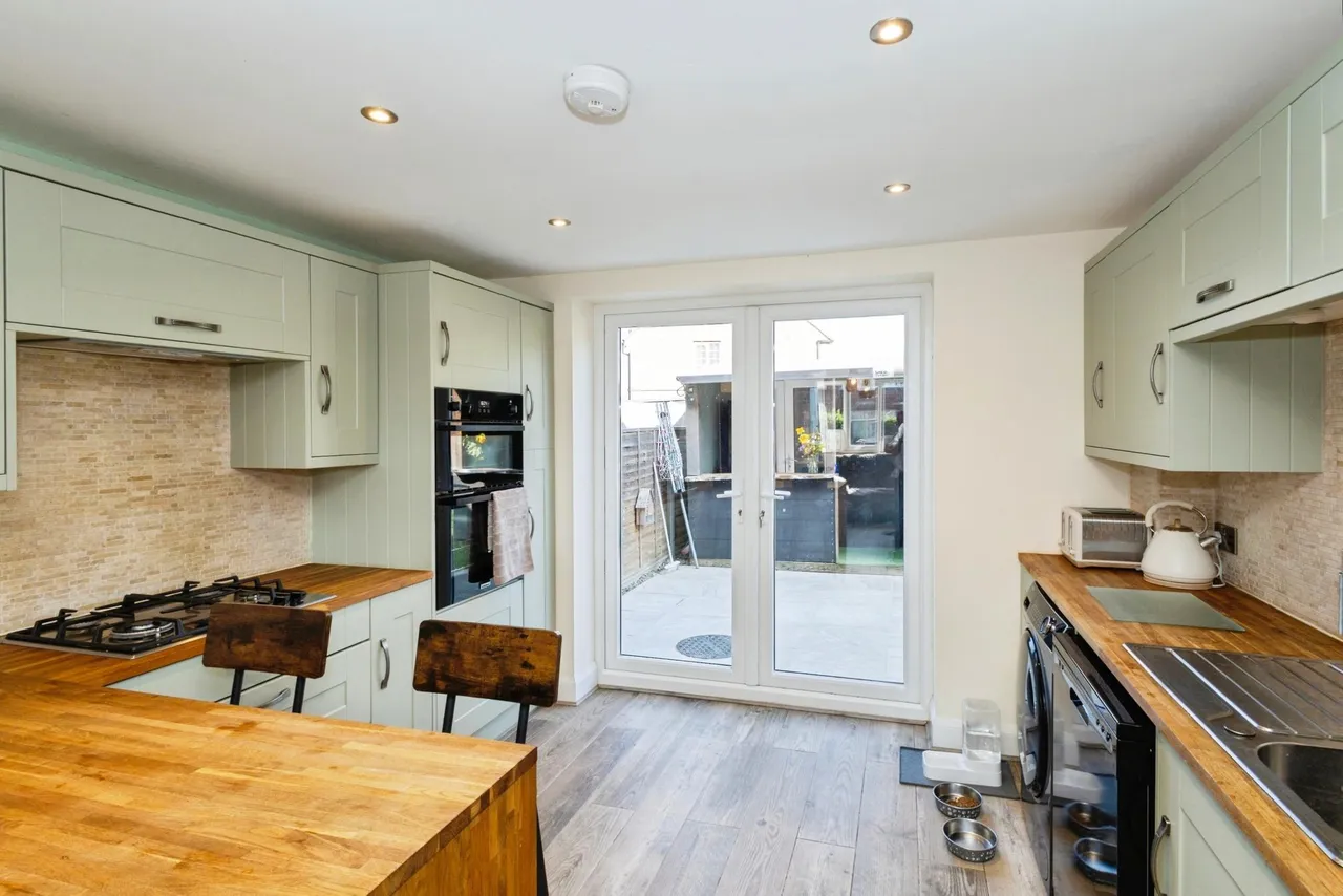 Restawyle Avenue, Hayling Island, PO11, photo 7