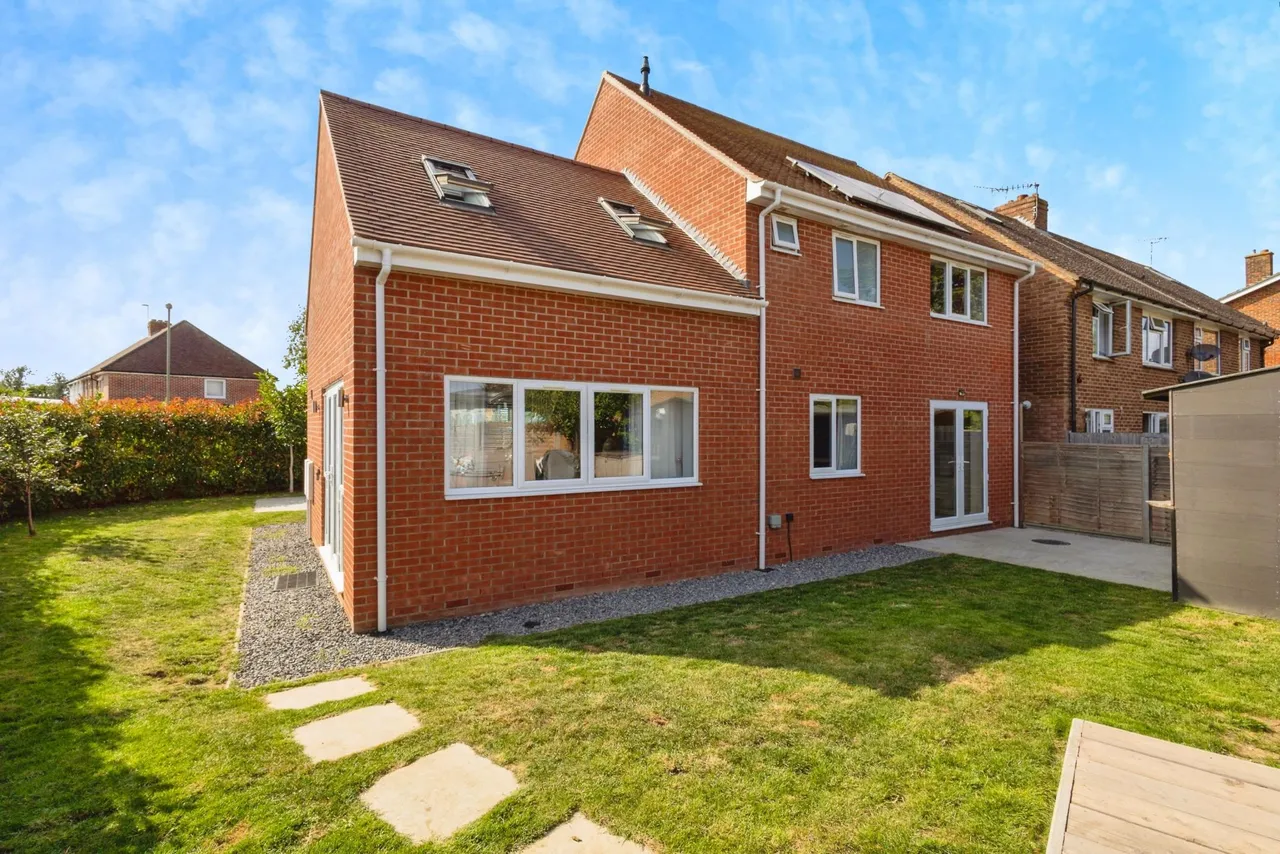 Restawyle Avenue, Hayling Island, PO11, photo 18