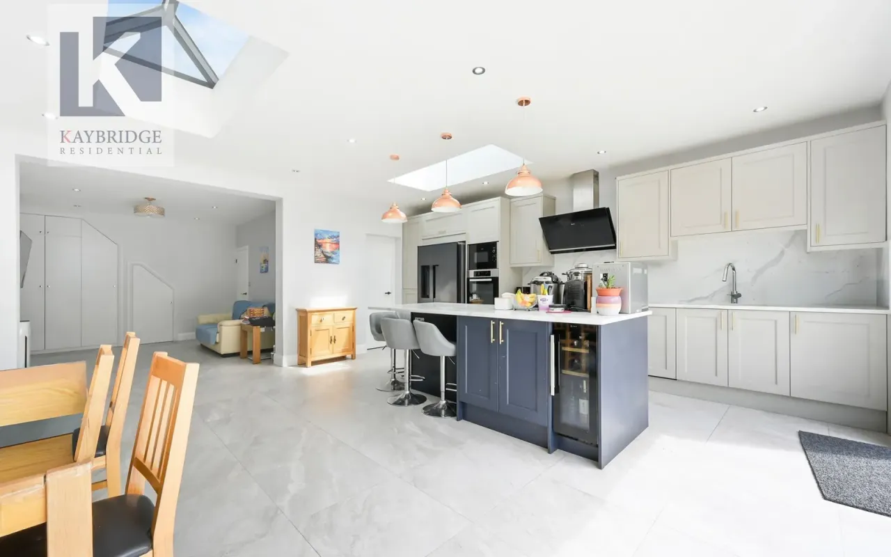 Briarwood Road, Epsom, KT17, photo 2