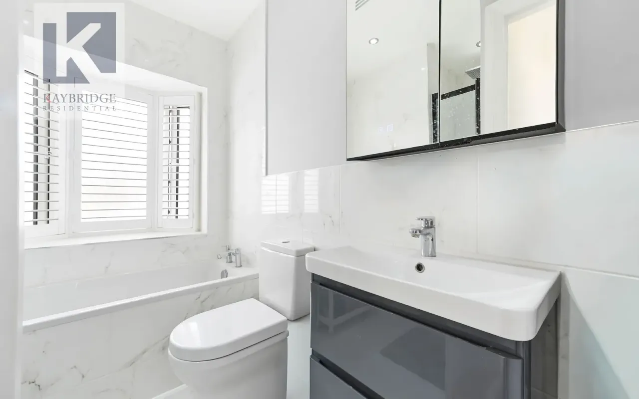 Briarwood Road, Epsom, KT17, photo 9