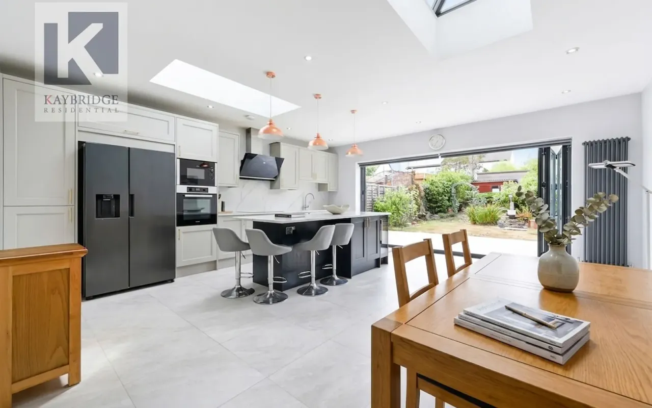 Briarwood Road, Epsom, KT17, photo 5