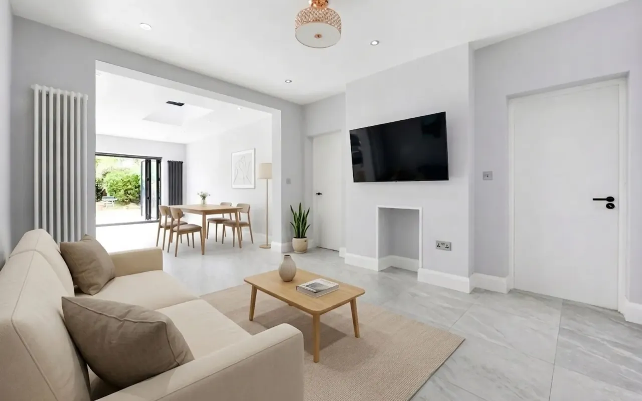 Briarwood Road, Epsom, KT17, photo 3
