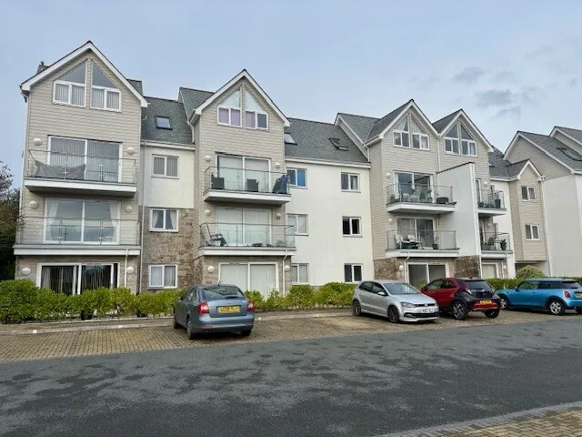 2 bed flat to rent, Lynwood Gardens, St Austell, PL25