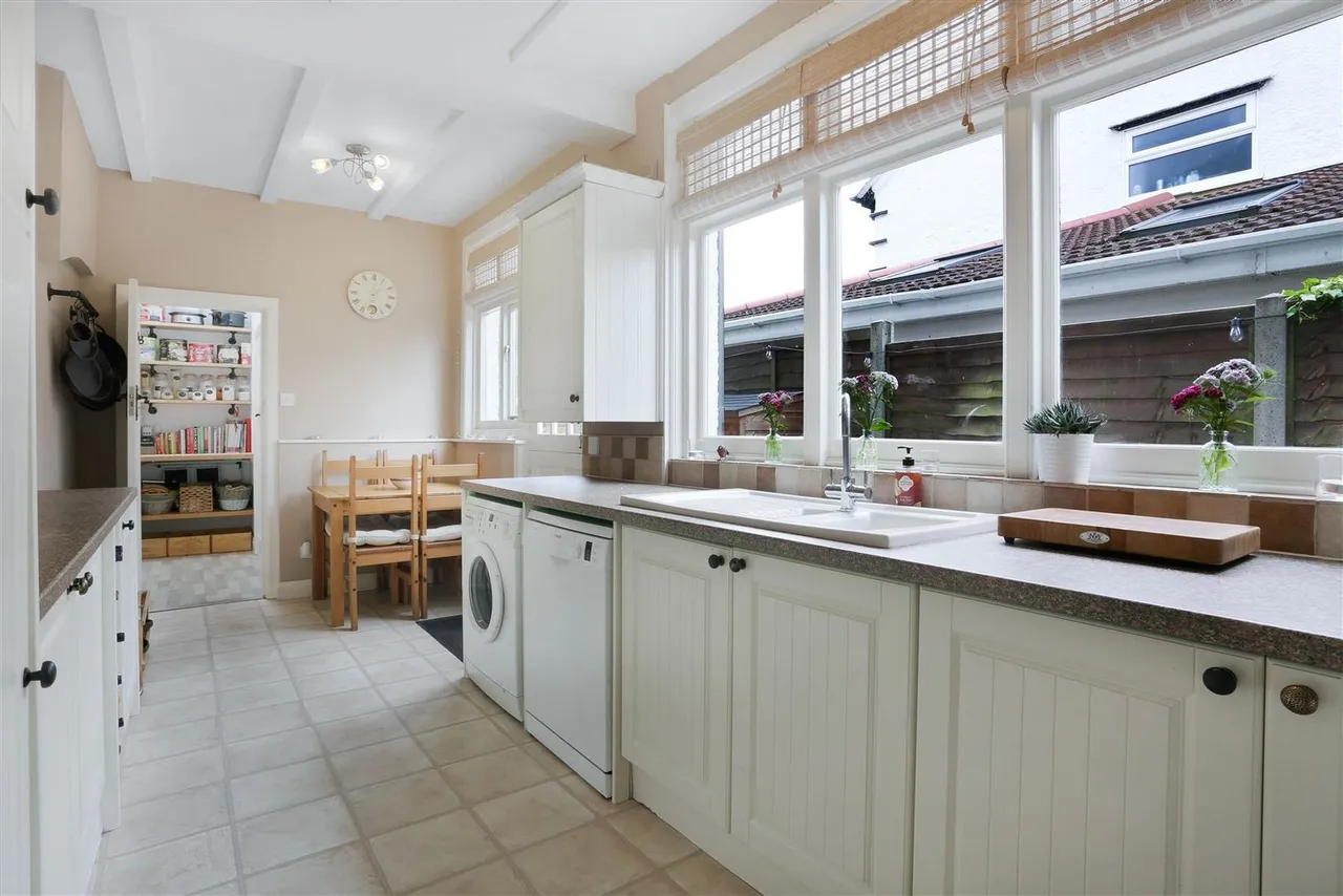 Sandy Lane South, Wallington, SM6 9NR, photo 11