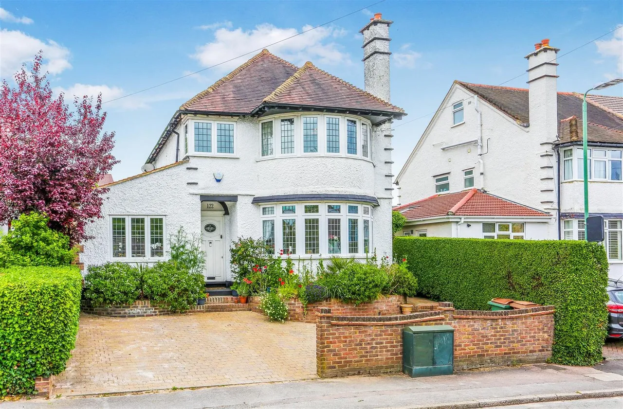 5 bed house for sale — Sandy Lane South, Wallington, SM6 9NR