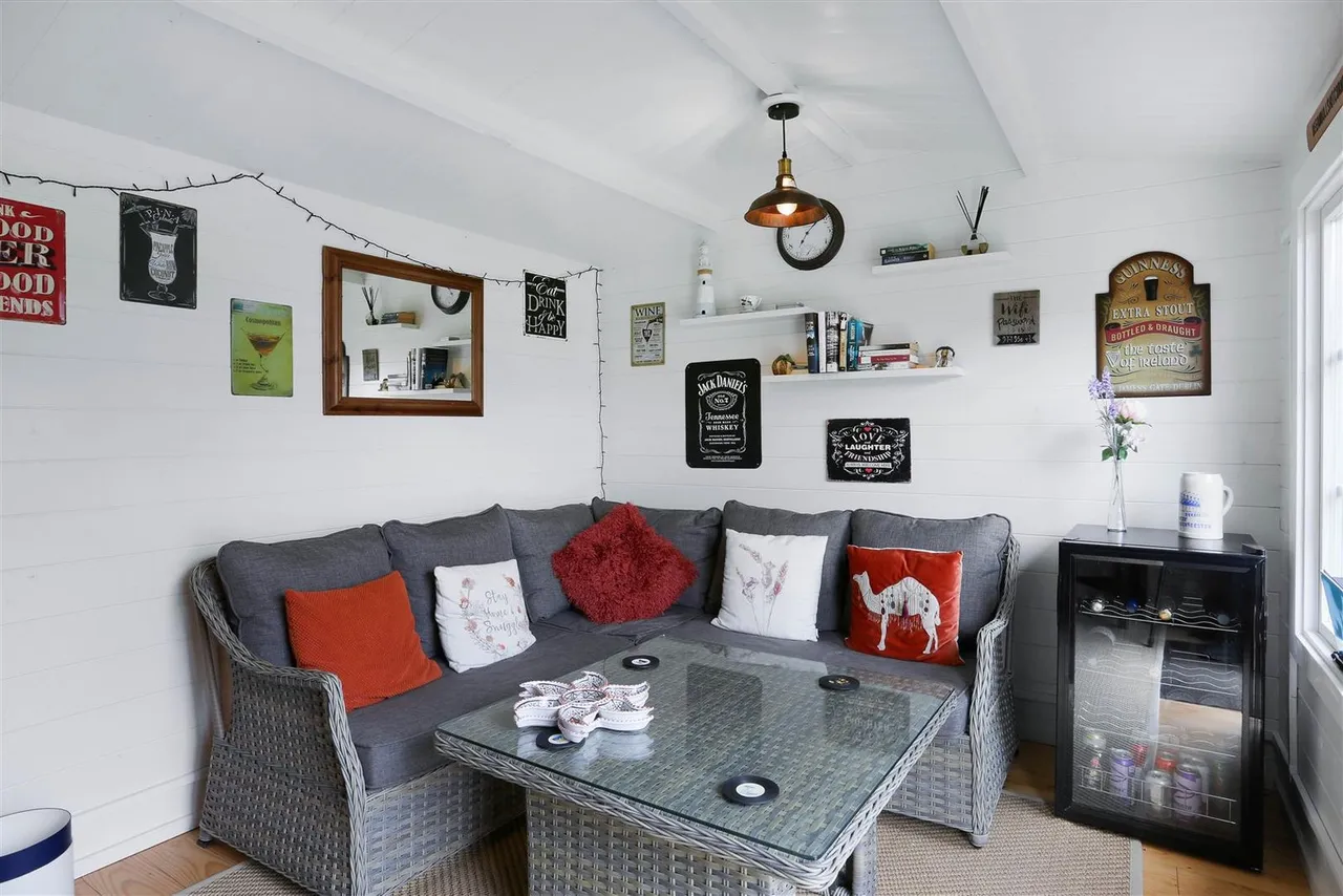 Sandy Lane South, Wallington, SM6 9NR, photo 16