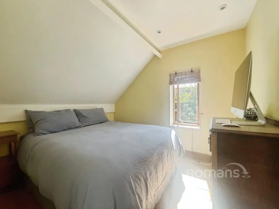 Wrecclesham Hill, Wrecclesham, GU10, photo 8