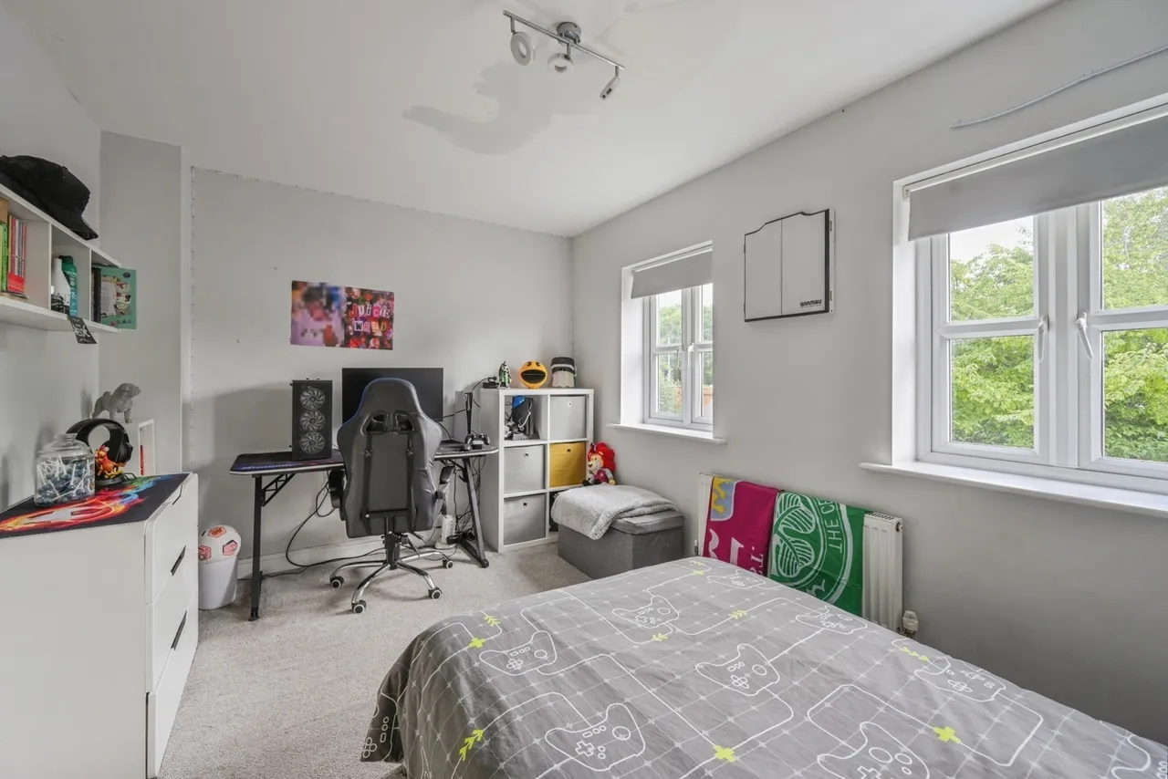 Lowes Drive, Tamworth, Staffordshire, B77, photo 9