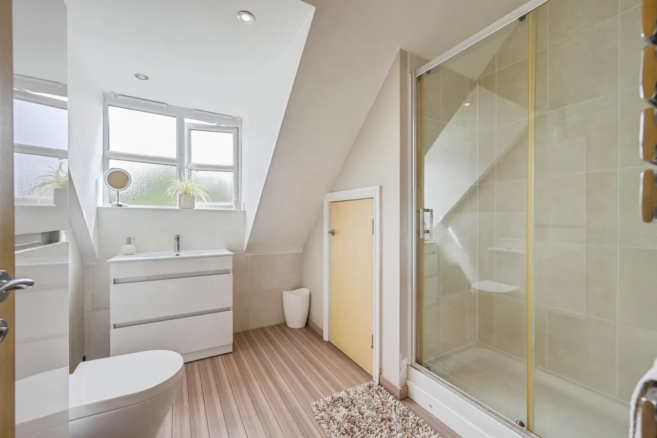 Lowes Drive, Tamworth, Staffordshire, B77, photo 13