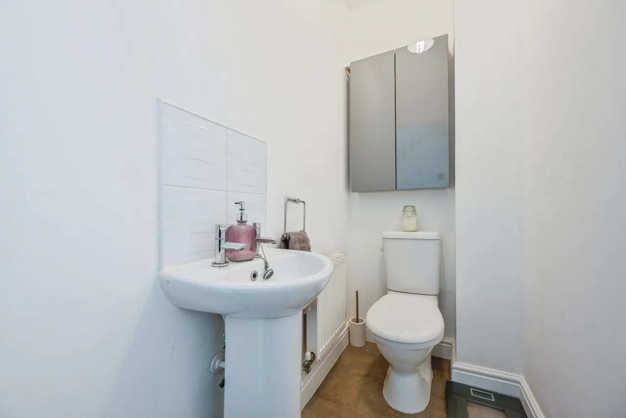 Lowes Drive, Tamworth, Staffordshire, B77, photo 6