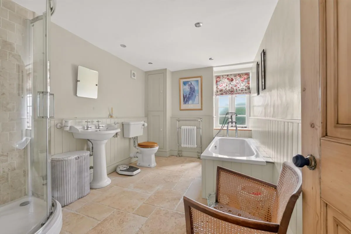 Main Road, Hawksworth, NG13, photo 14