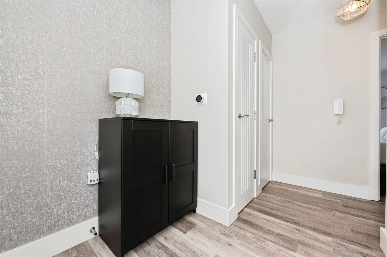Windstar Drive, South Ockendon, RM15, photo 12