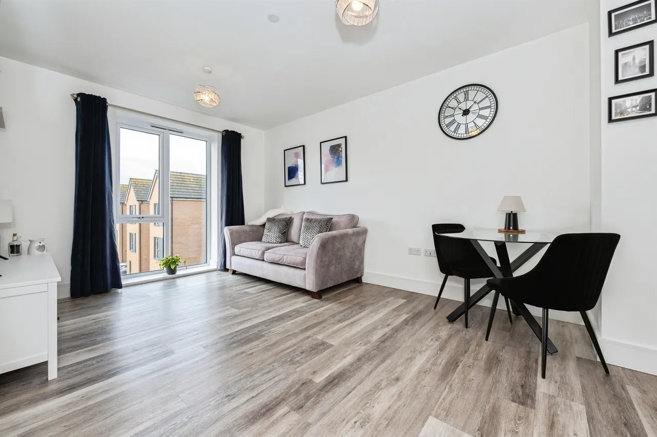 Windstar Drive, South Ockendon, RM15, photo 6