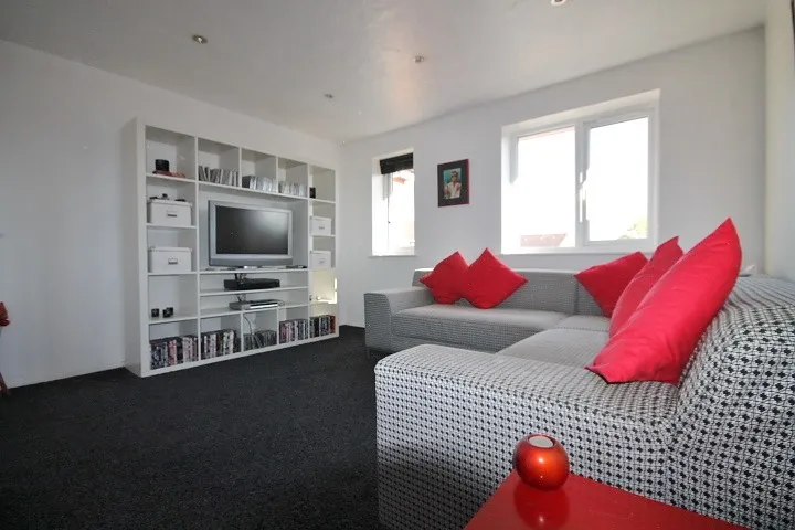 Feltham, Middlesex, photo 5