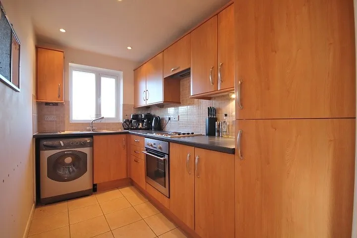 Feltham, Middlesex, photo 4