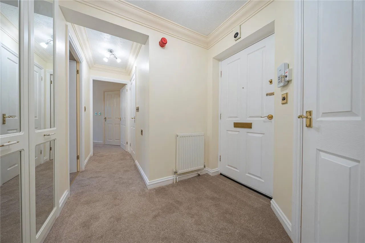 Harrogate Road, LS17, photo 11