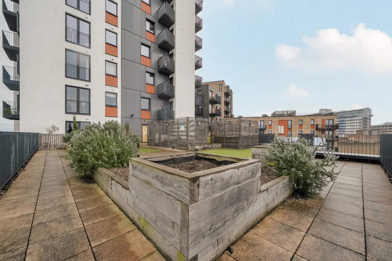 Woolwich High Street, SE18, photo 19