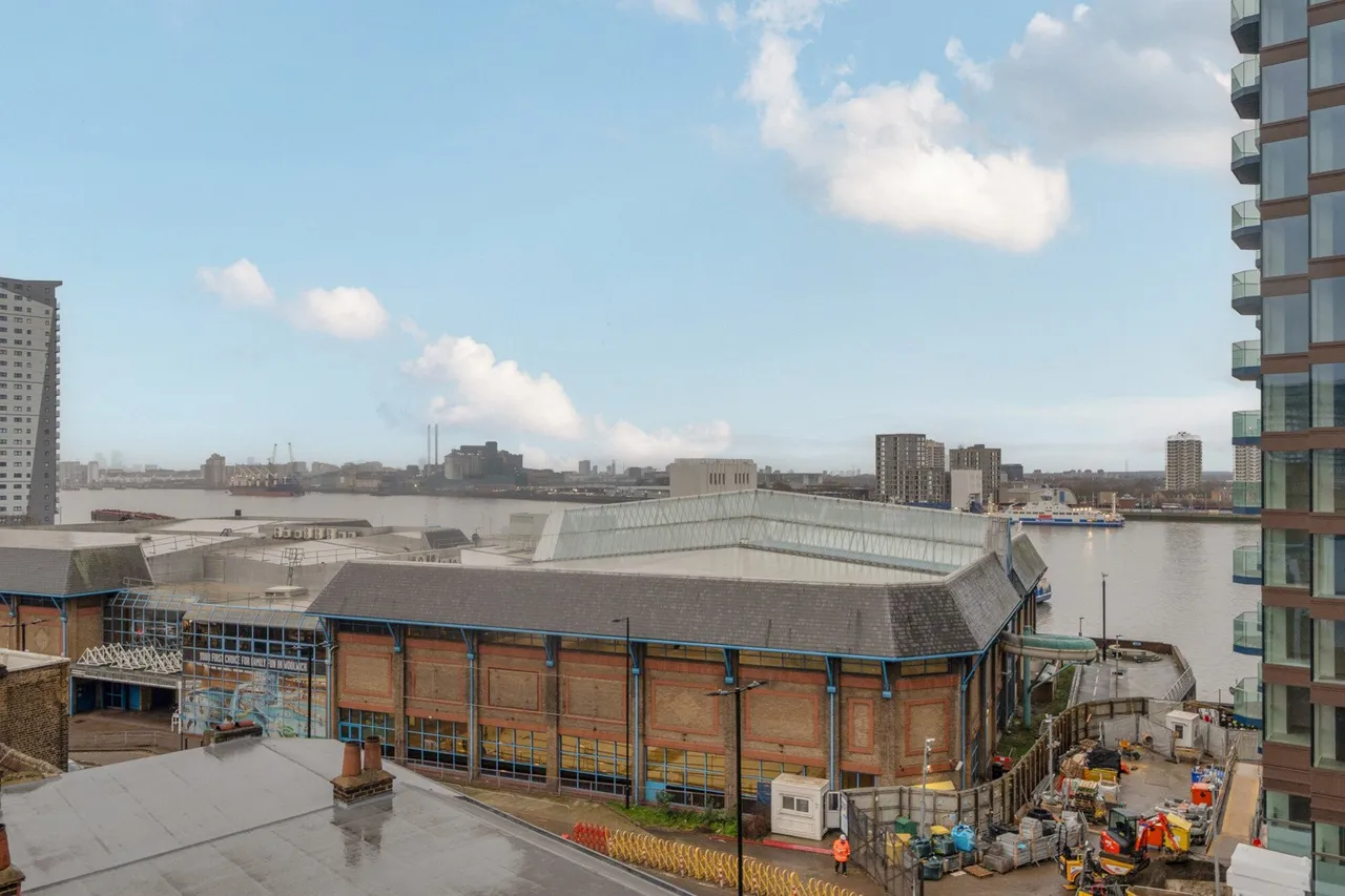 Woolwich High Street, SE18, photo 20