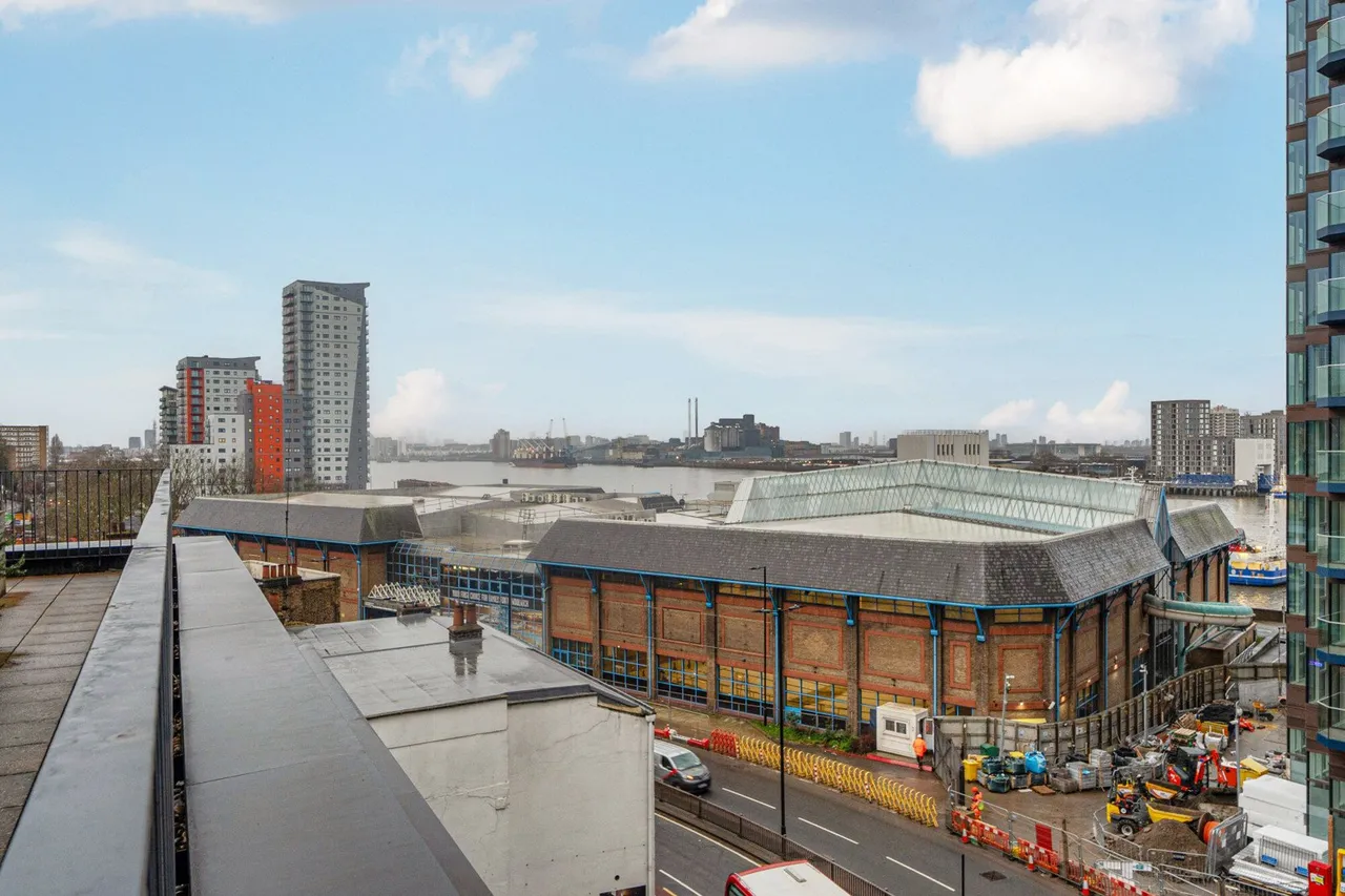 Woolwich High Street, SE18, photo 24