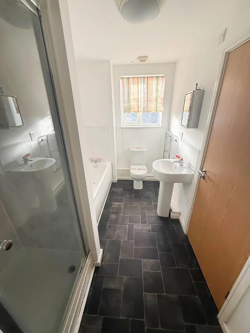 Douglas Chase, Radcliffe, M26 1RT, photo 8