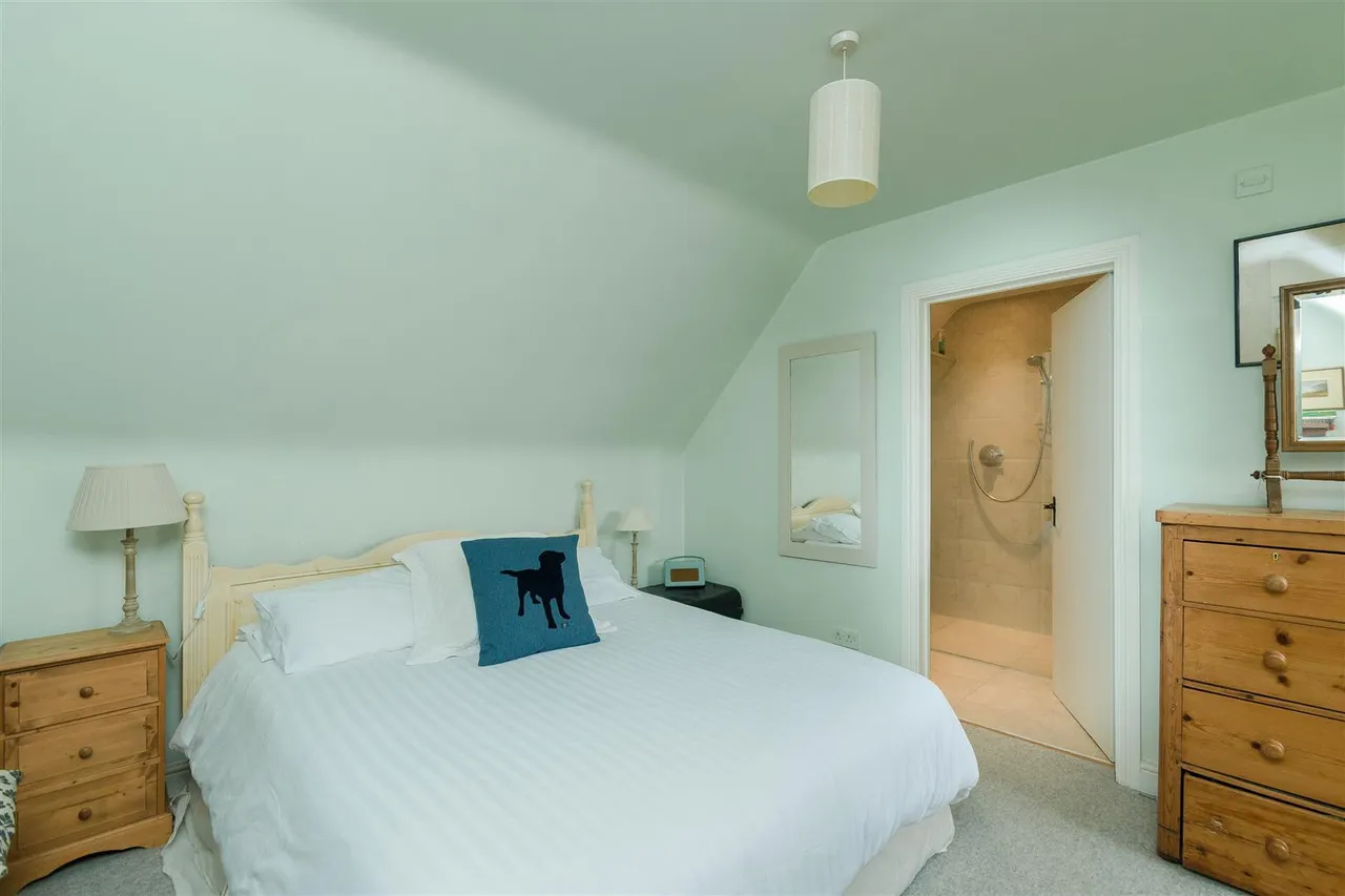The Woodlands, Chesterton, photo 17