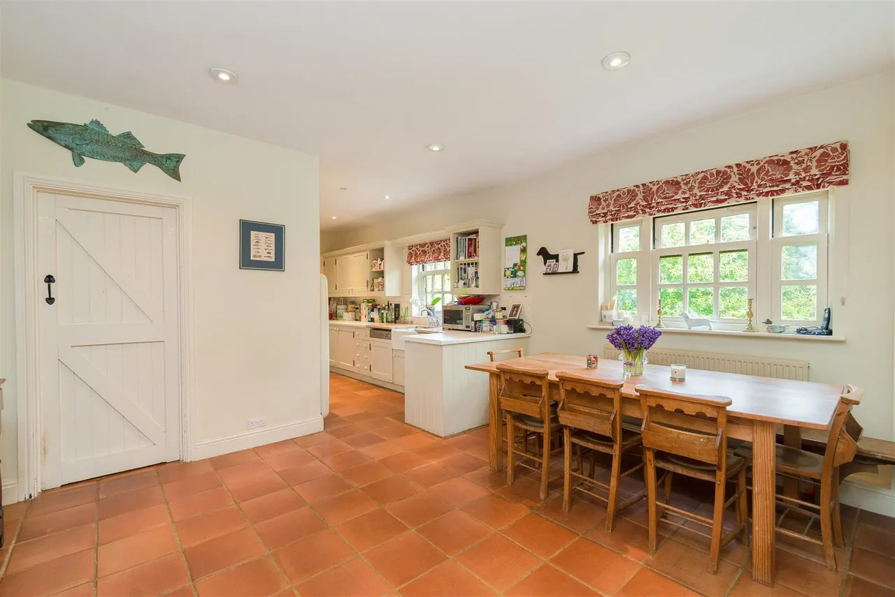 The Woodlands, Chesterton, photo 2